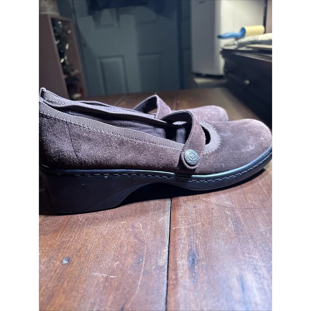 Clark's Suede Mary Jane Silver Buckle‎ Shoes Sz 9 Slip On.